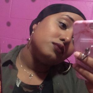 Meet your Posher, Nada